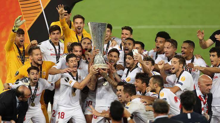 Sevilla (fcbayern.com/Lars Baron)