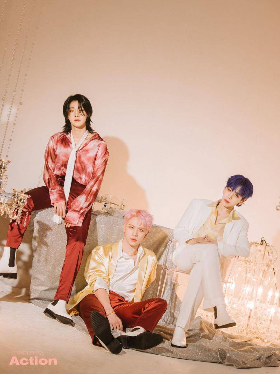 Yongha, Donghan, dan Daehyeon WEi di konsep foto 1 Mini Album 'IDENTITY : Action'.(twitter.com/WEi__Official)