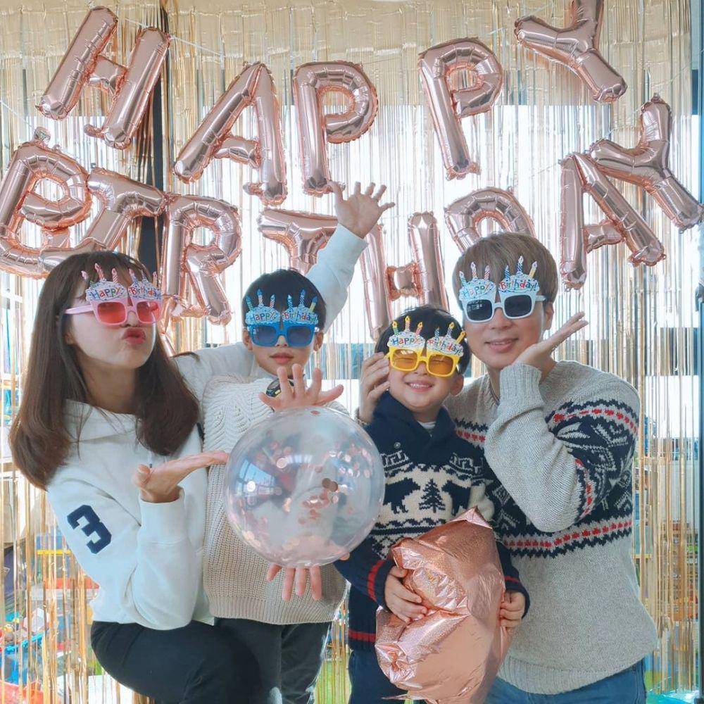 Kim Jung Hwa beserta keluarga kecilnya (instagram.com/junghwa_jjung)