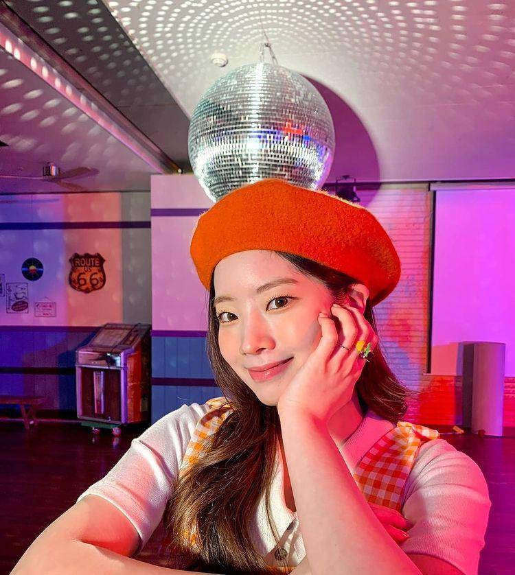 Dahyun TWICE (www.instagram.com/twicetagram)