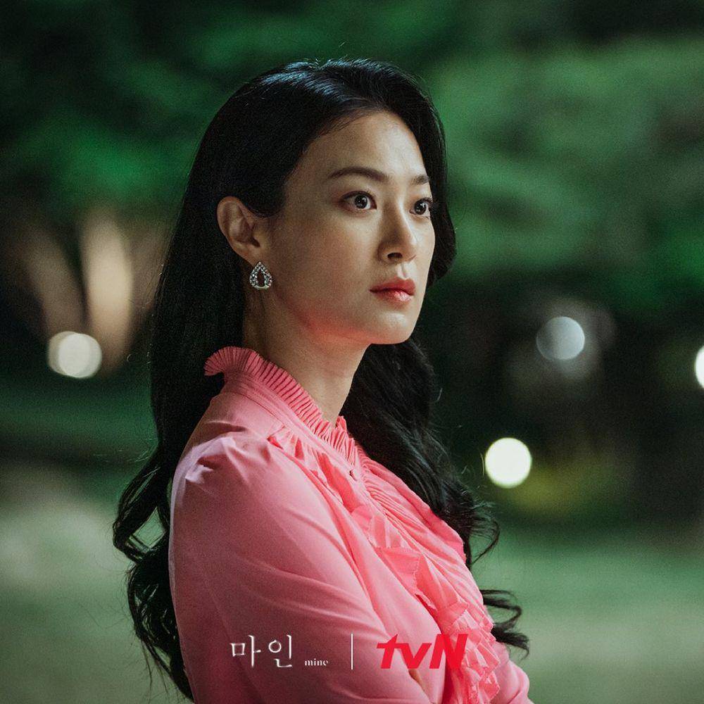 Ok Ja Yeon di drama Korea Mine (instagram.com/tvndrama.official)