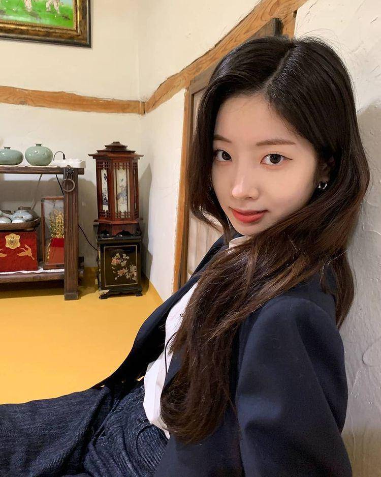 Dahyun TWICE (www.instagram.com/twicetagram)