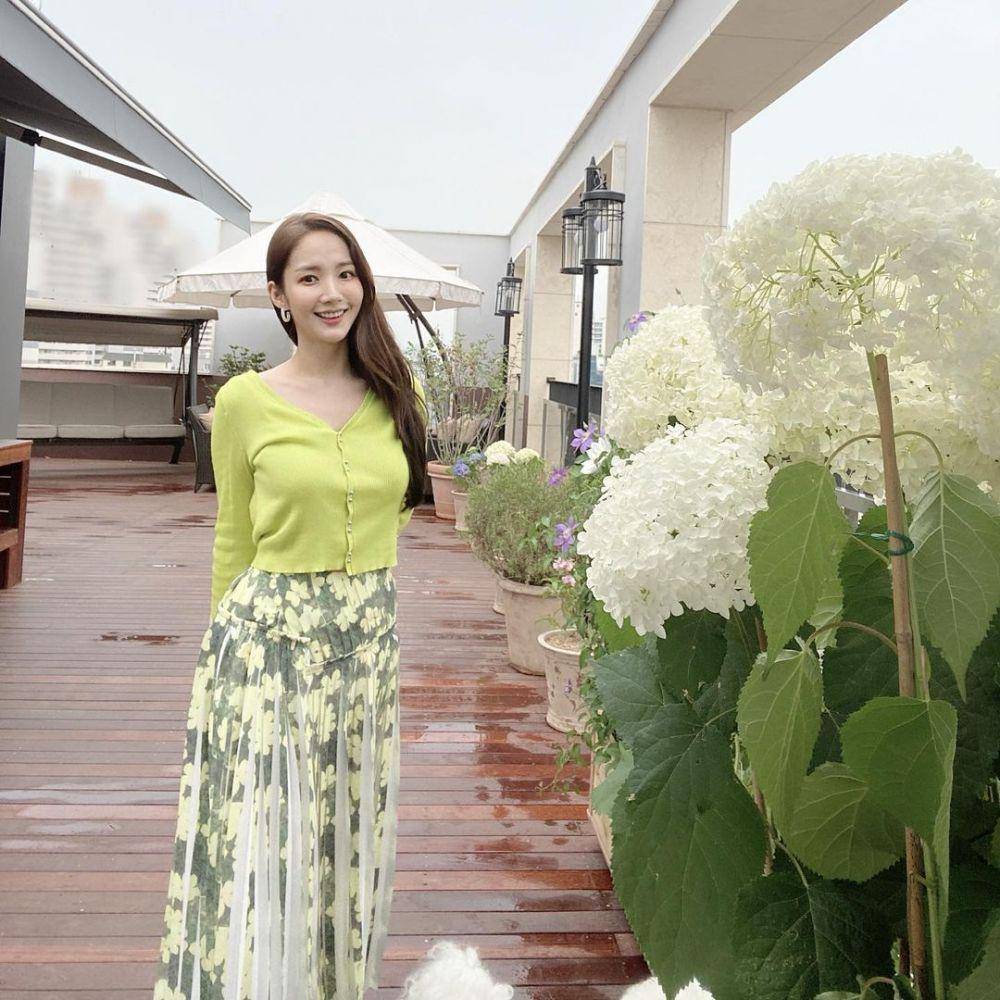 Park Min Young saat mengenakan dress. (instagram.com/rachel_mypark)