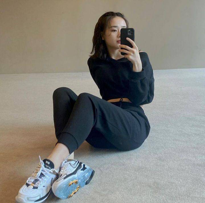 Son Yeon Jae (instagram.com/yeonjae.son)