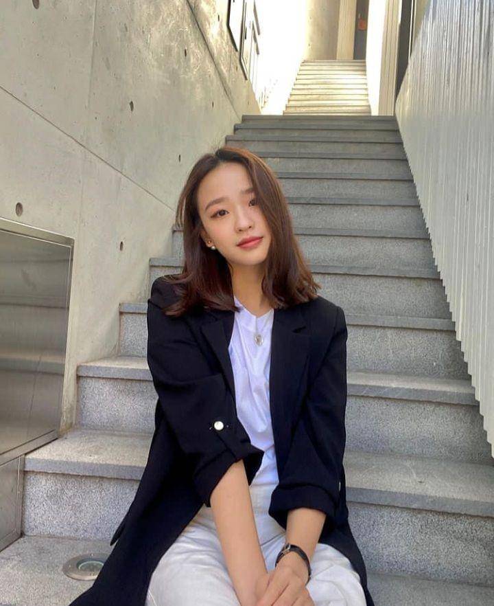 Son Yeon Jae (instagram.com/yeonjae.son)