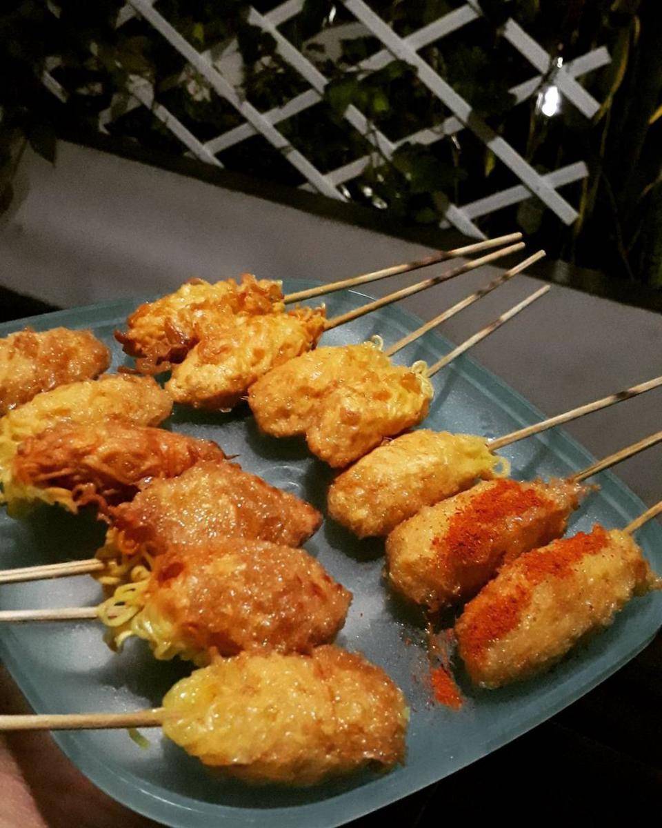 Sempol mi (instagram.com/sarahindahcatering)