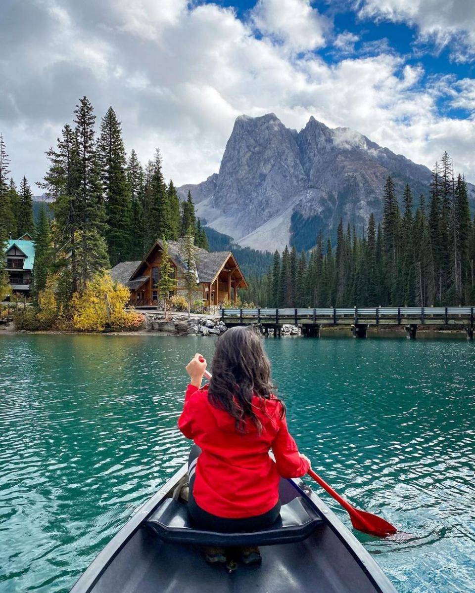 Danau Emerald di Taman Nasional Yoho (instagram.com/mari.explores)