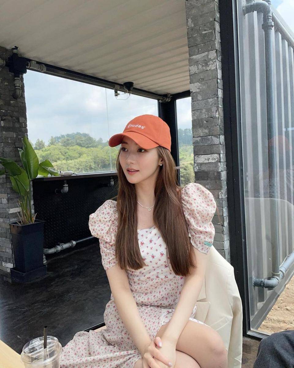 Park Min Young saat mengenakan dress. (instagram.com/rachel_mypark)