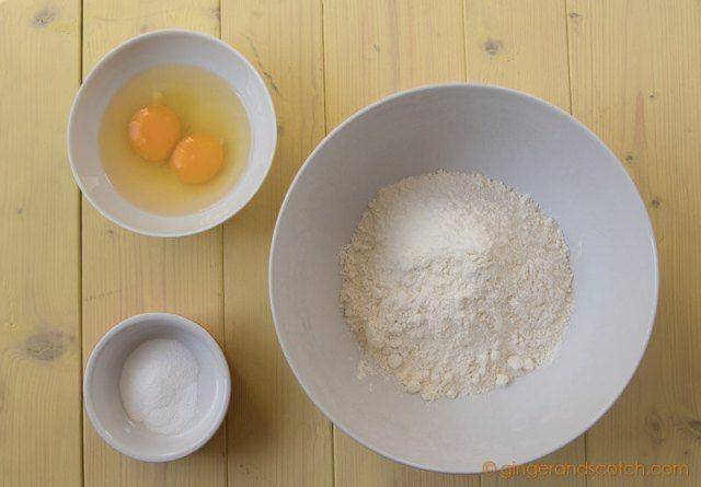 Tepung dan telur (gingerandscotch.com)