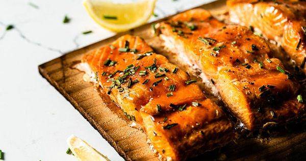 Cedar plank salmon (saltpepperskillet.com)