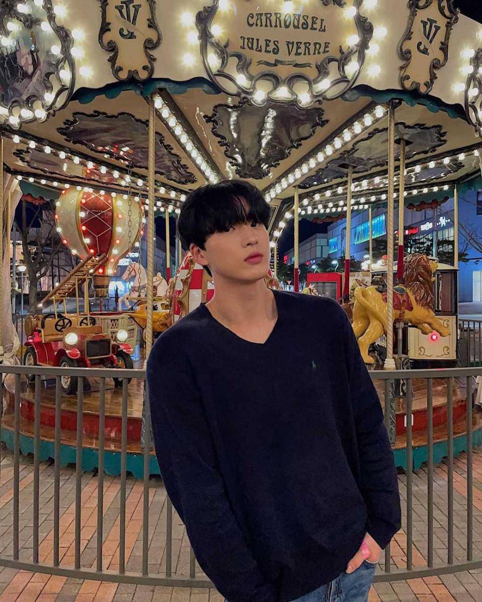 Kim Kang Min (instagram.com/kangmeen)