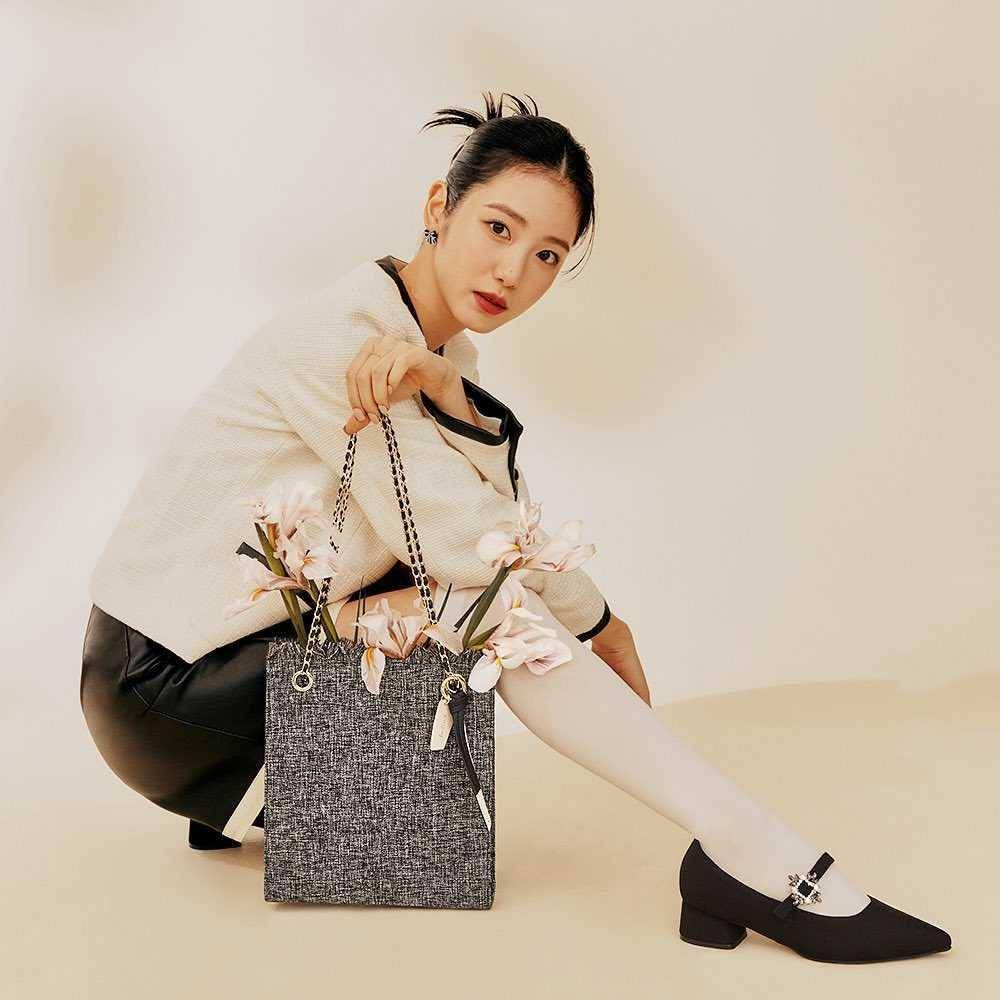 Shin Ye Eun (instagram.com/__shinyeeun)