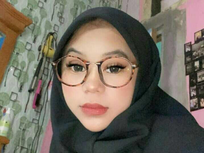 10 Penampilan Cimoy Montok dalam Balutan Hijab, Tuai Pujian Fans!