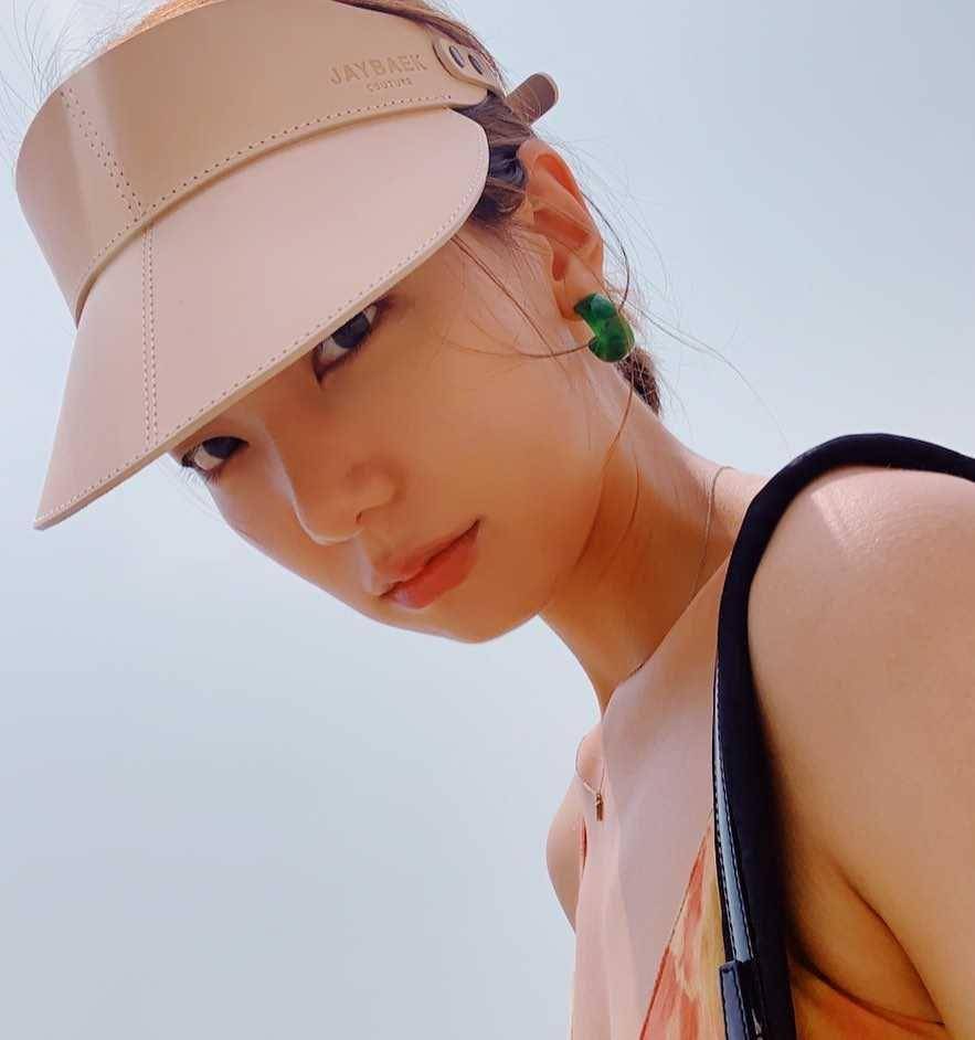 Lee Ho Jung (instagram.com/holly608)