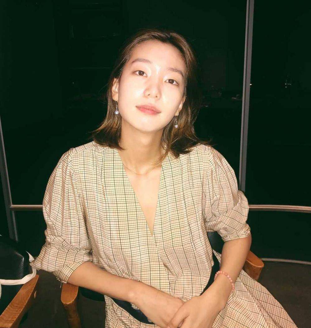 Lee Ho Jung (instagram.com/holly608)