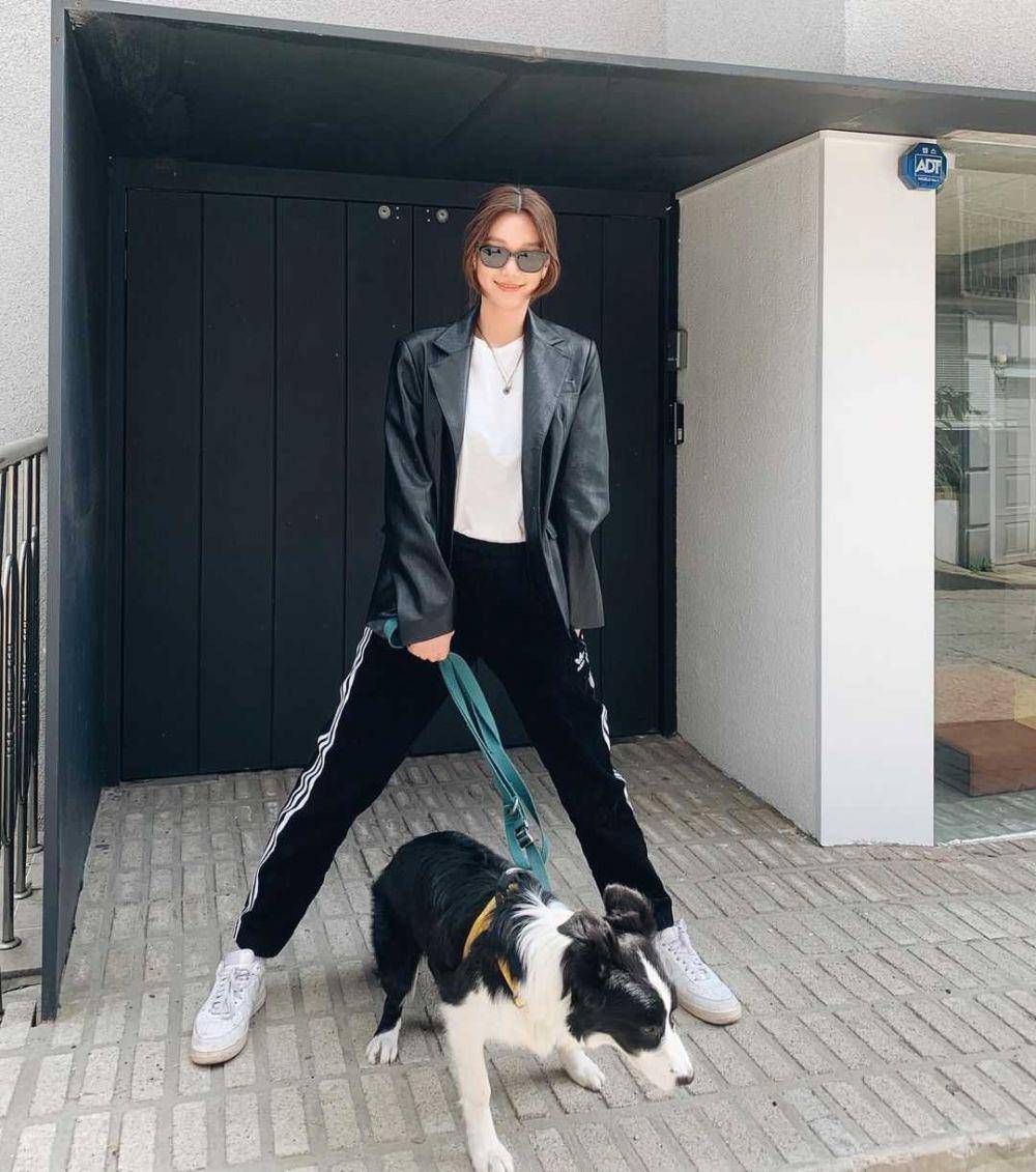 Lee Ho Jung dan anjingnya (instagram.com/holly608)