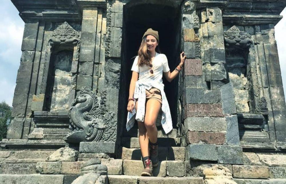 10 Artis Jarang Pamer Suami, Ada yang Ditutup Identitasnya!