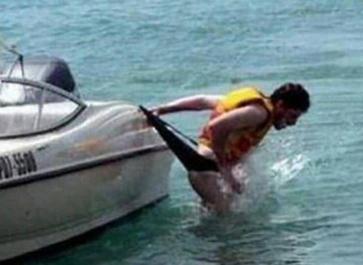 kejadian lucu saat liburan di pantai (escape.com.au)