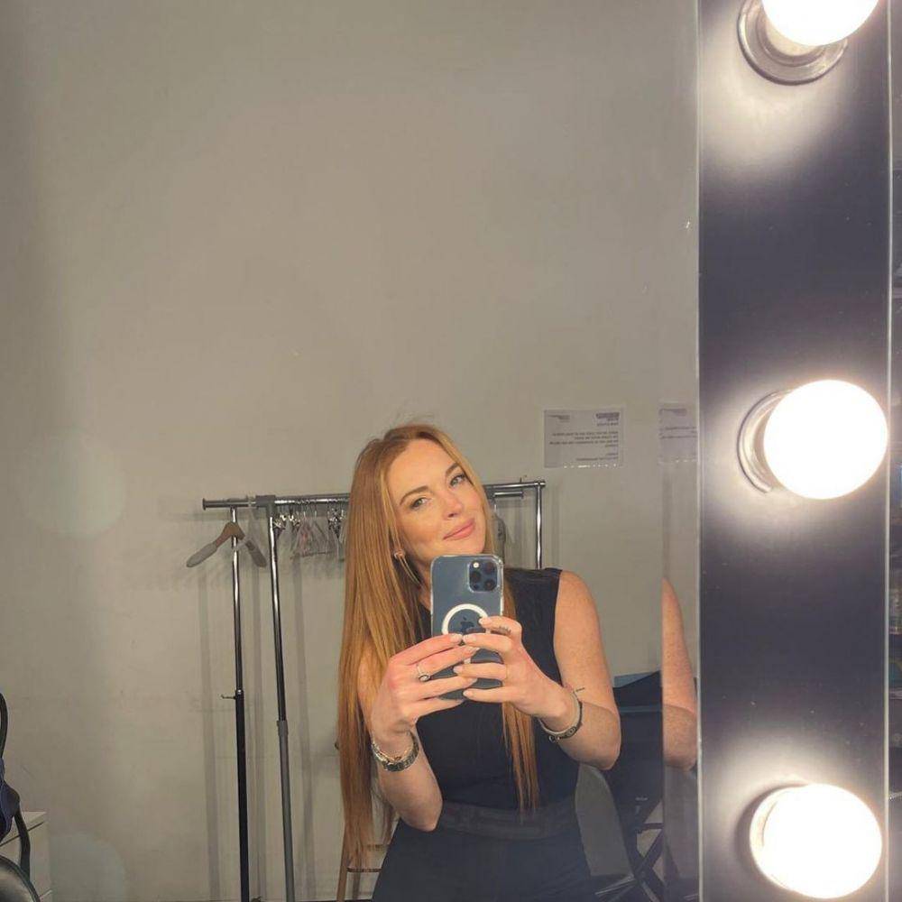 Lindsay Lohan mirror selfie. (Instagram.com/ lindsaylohan)
