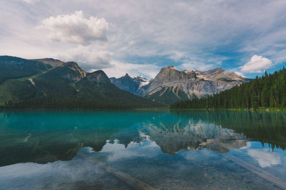 Taman Nasional Yoho (unsplash.com/@linfordmiles)