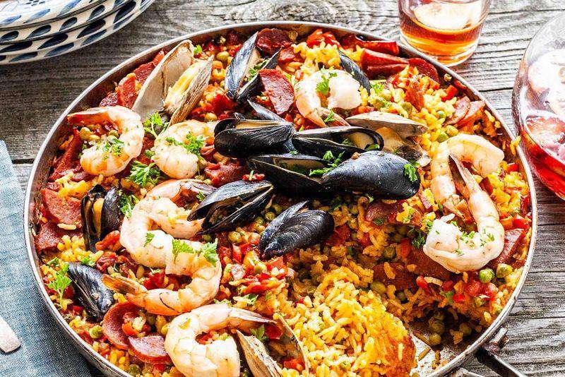Seafood paella (simplyrecipes.com)