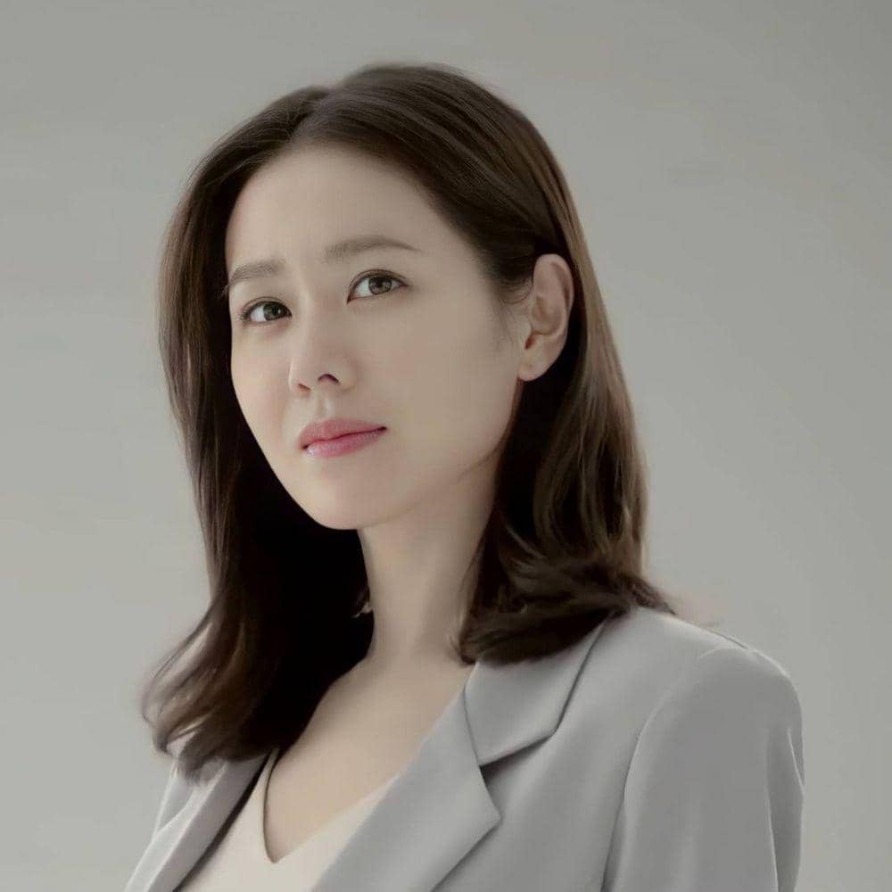 Son Ye Jin (instagram.com/sonyejin_ind)