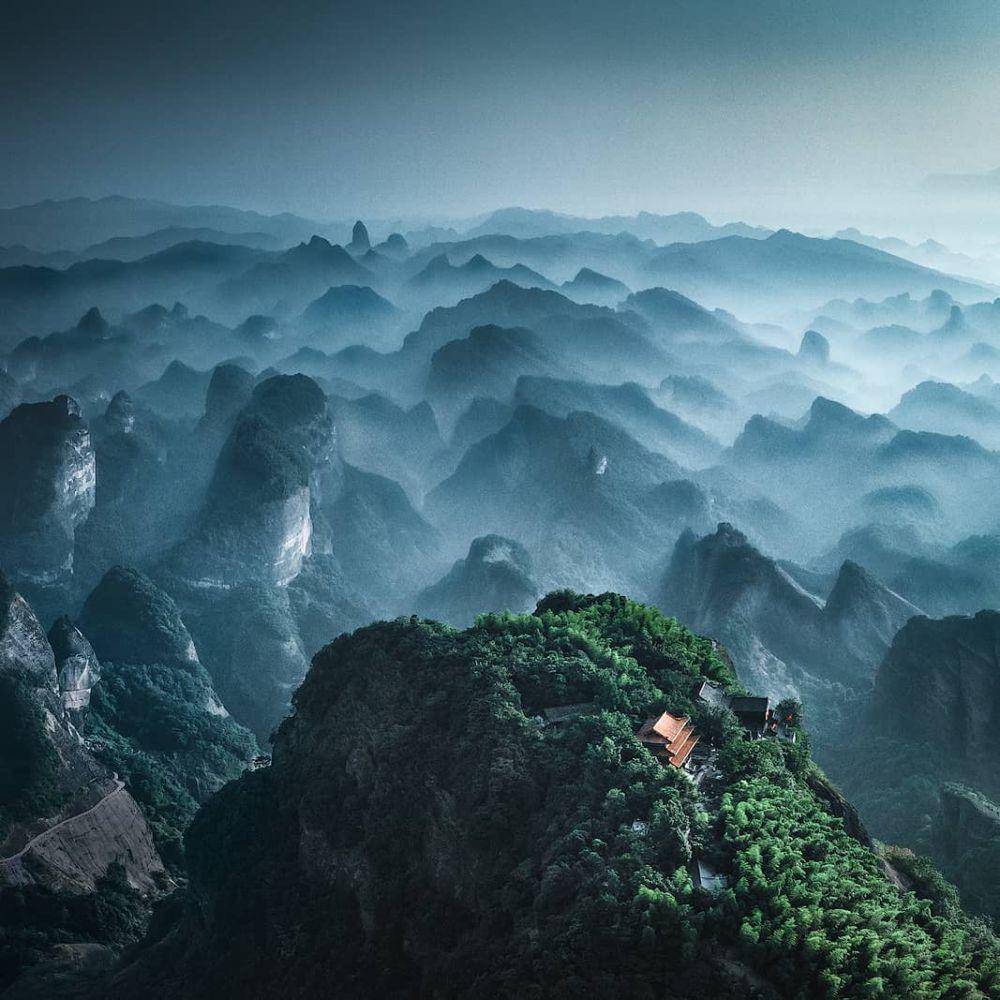 Gunung Langshan (instagram.com/thomaschuphoto)