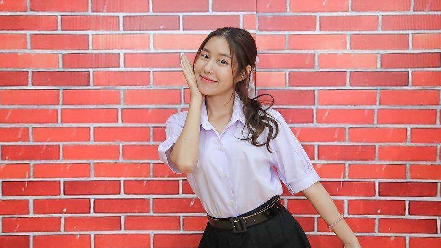 Ciize Apichaya (instagram.com/ciizezphr)