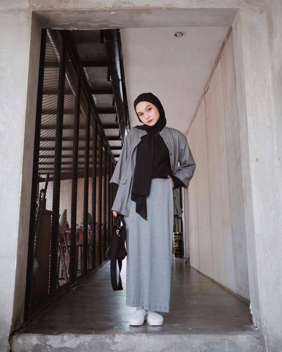 OOTD dengan outer ala Soraya Ulfa (Instagram.com/sorayaulfa15)
