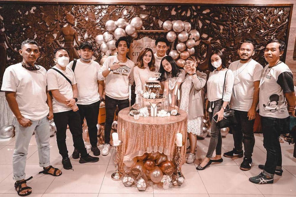 Potret akrab Ifan Seventeen dan putri sambung (Instagram.com/citra_monica)