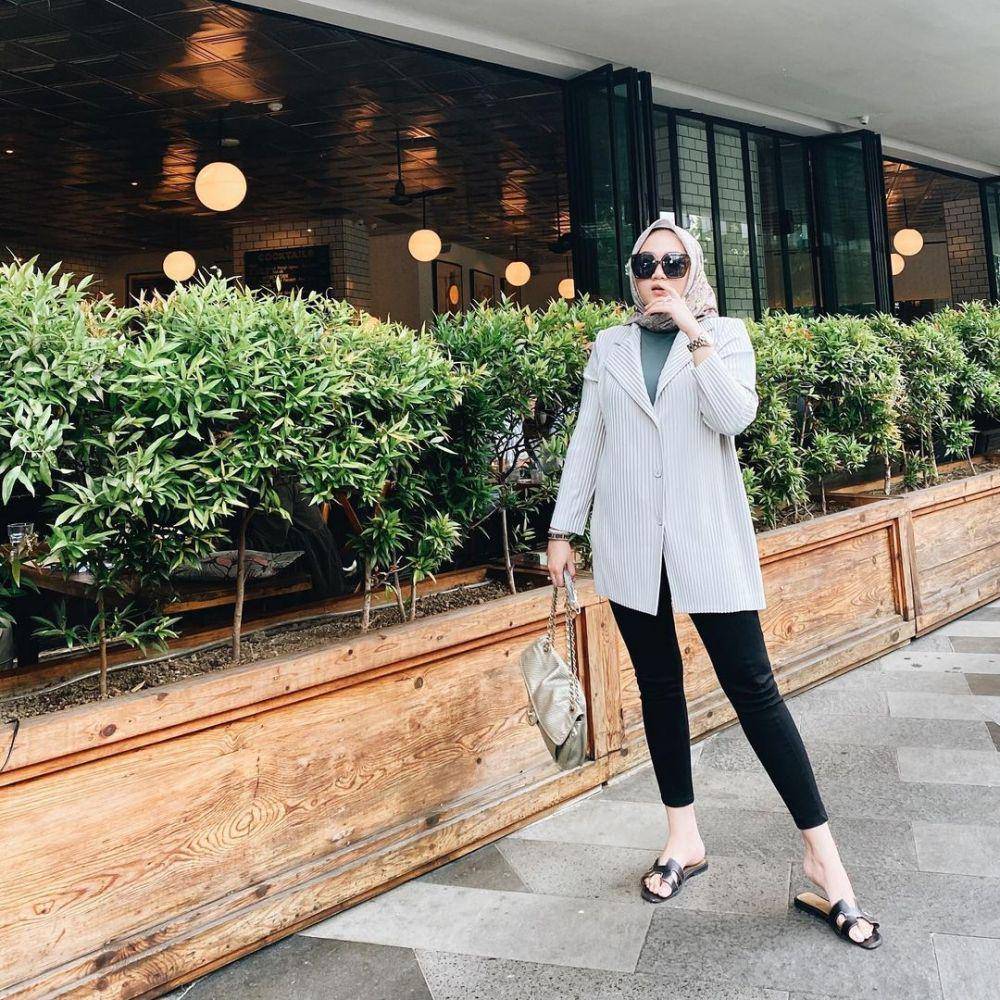 Outfit office look ala Chacha Thaib (Instagram.com/chachathaib)