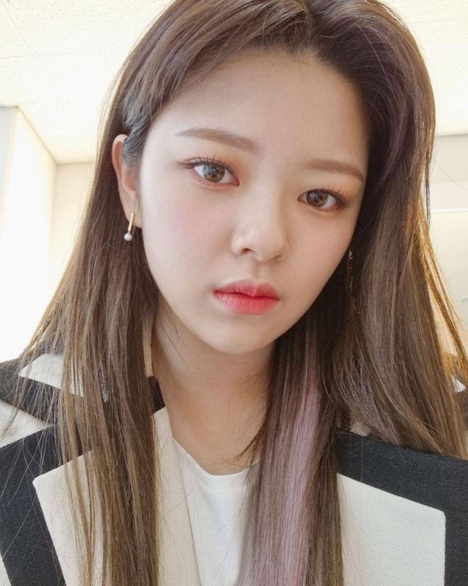 Jungyeon TWICE (instagram.com/twicetagram)