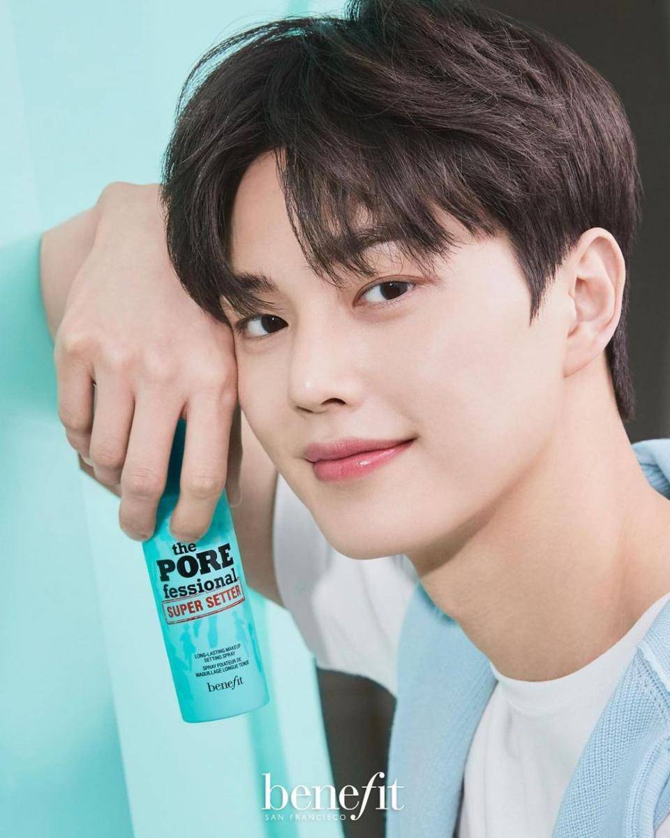 Song Kang (instagram.com/songkang_b)