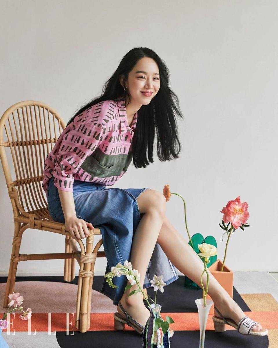 Shin Hye Sun Elle Korea Juni 2021 (instagram.com/ellekorea)