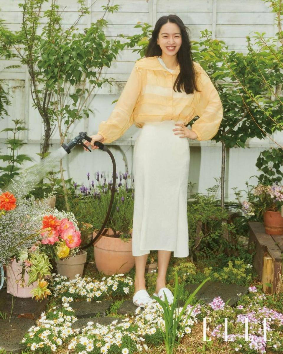 Shin Hye Sun Elle Korea Juni 2021 (instagram.com/ellekorea)
