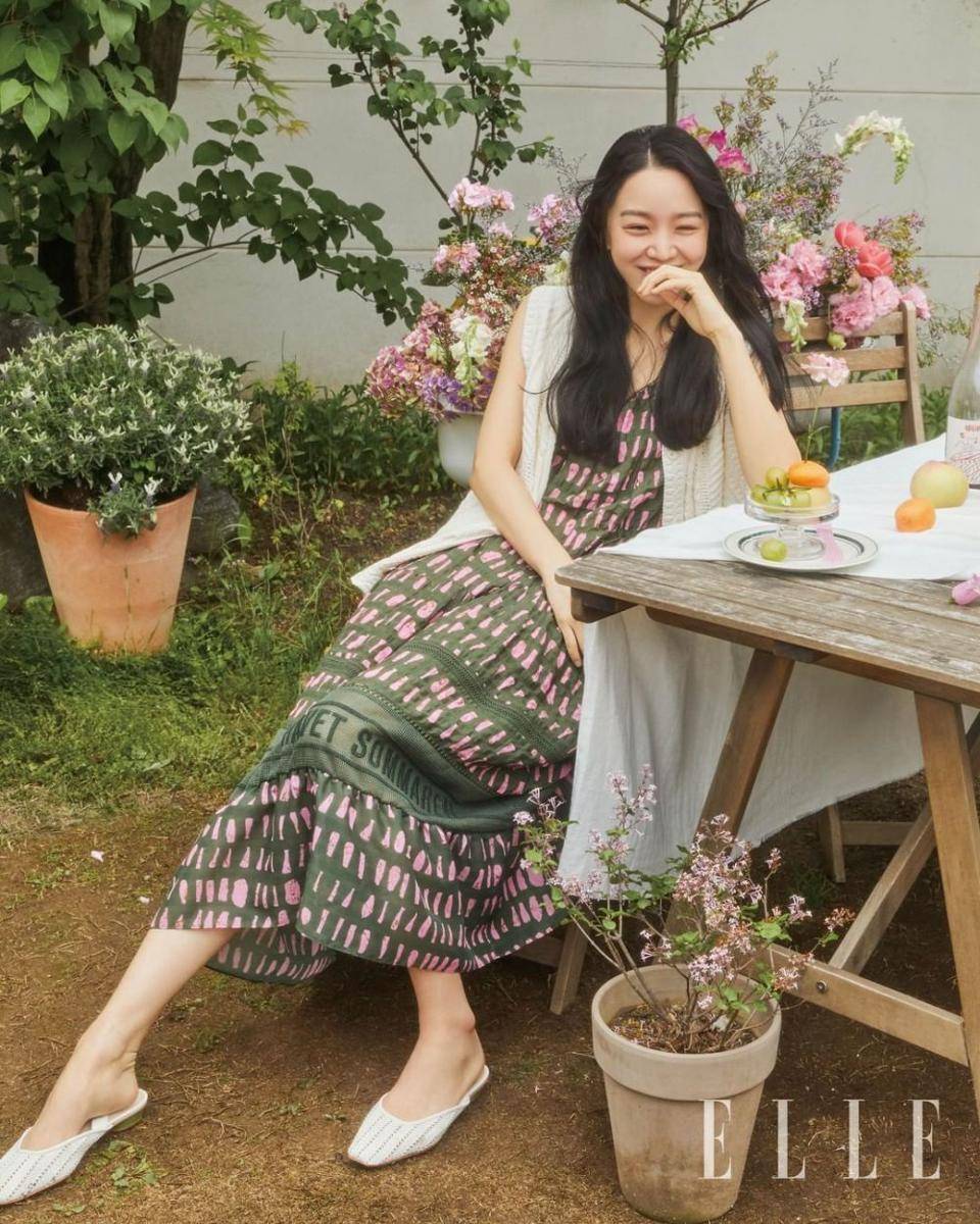 Shin Hye Sun Elle Korea Juni 2021 (instagram.com/ellekorea)