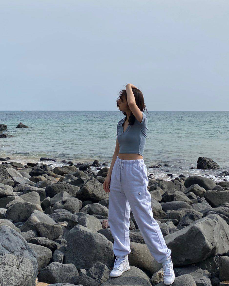 OOTD ala Lee Hye Ri (instagram.com/hyeri_0609)