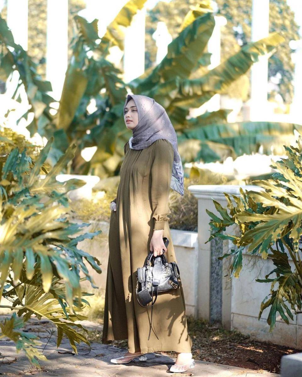 Dress ala selebgram Shella Alaztha (instagram.com/shellaalaztha)