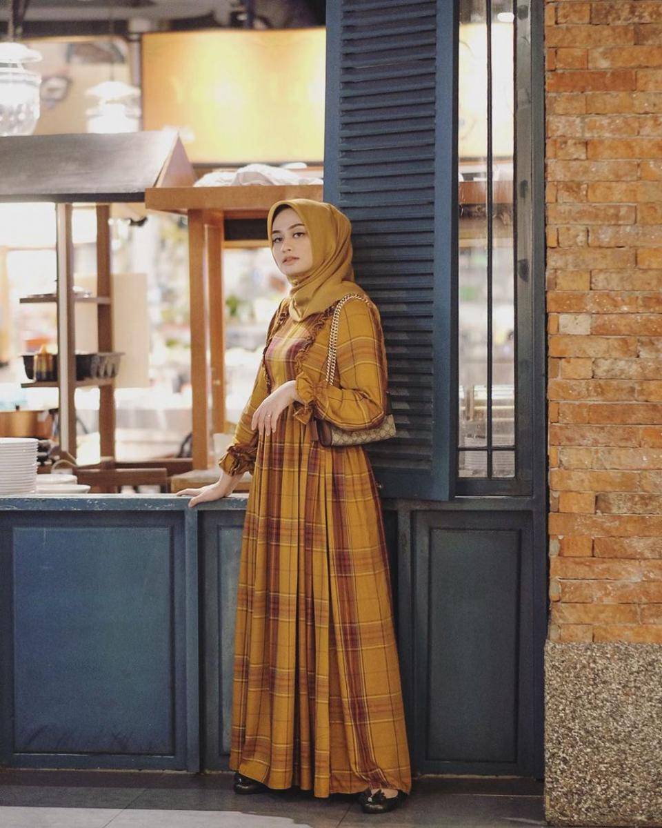 Dress ala selebgram Shella Alaztha (instagram.com/shellaalaztha)