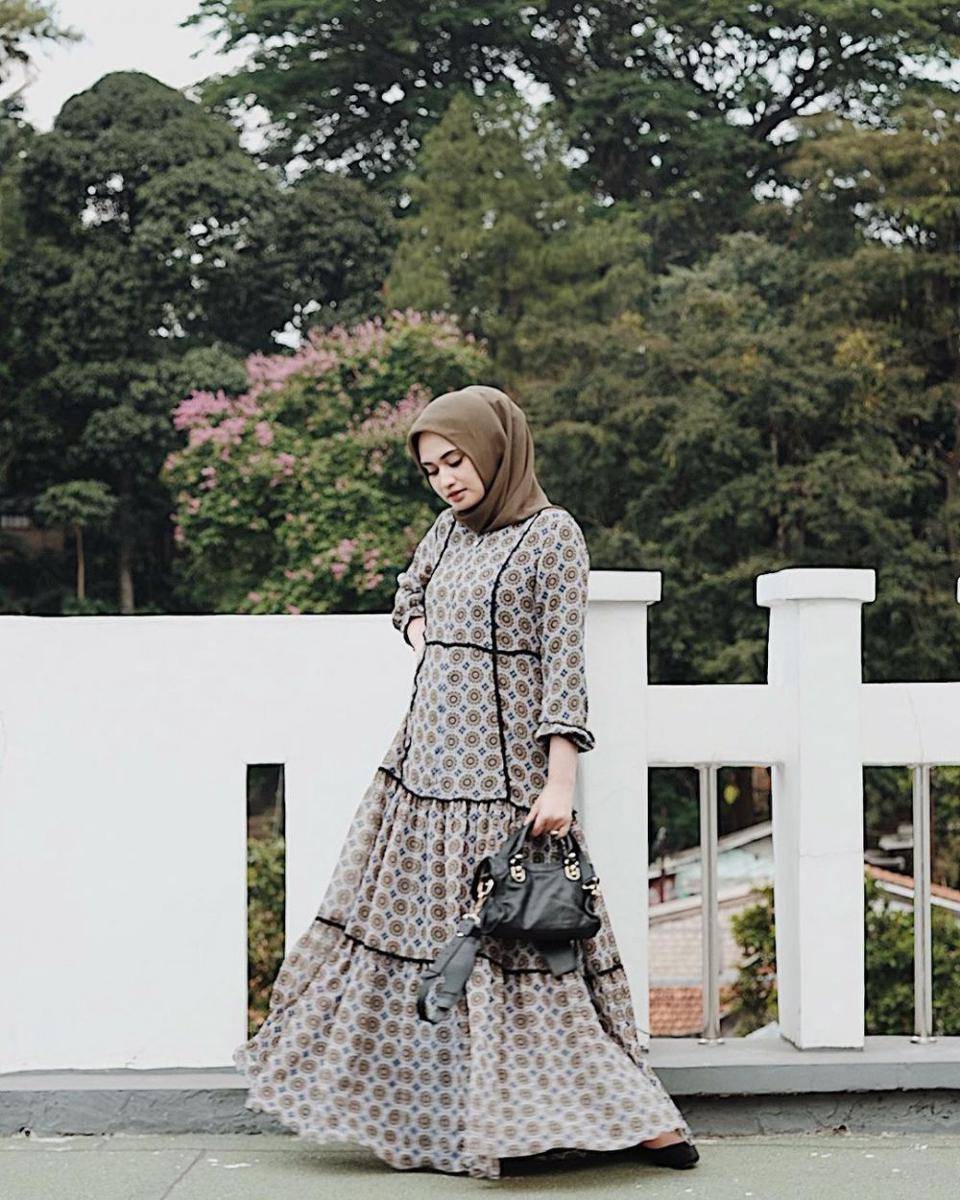 Dress ala selebgram Shella Alaztha (instagram.com/shellaalaztha)