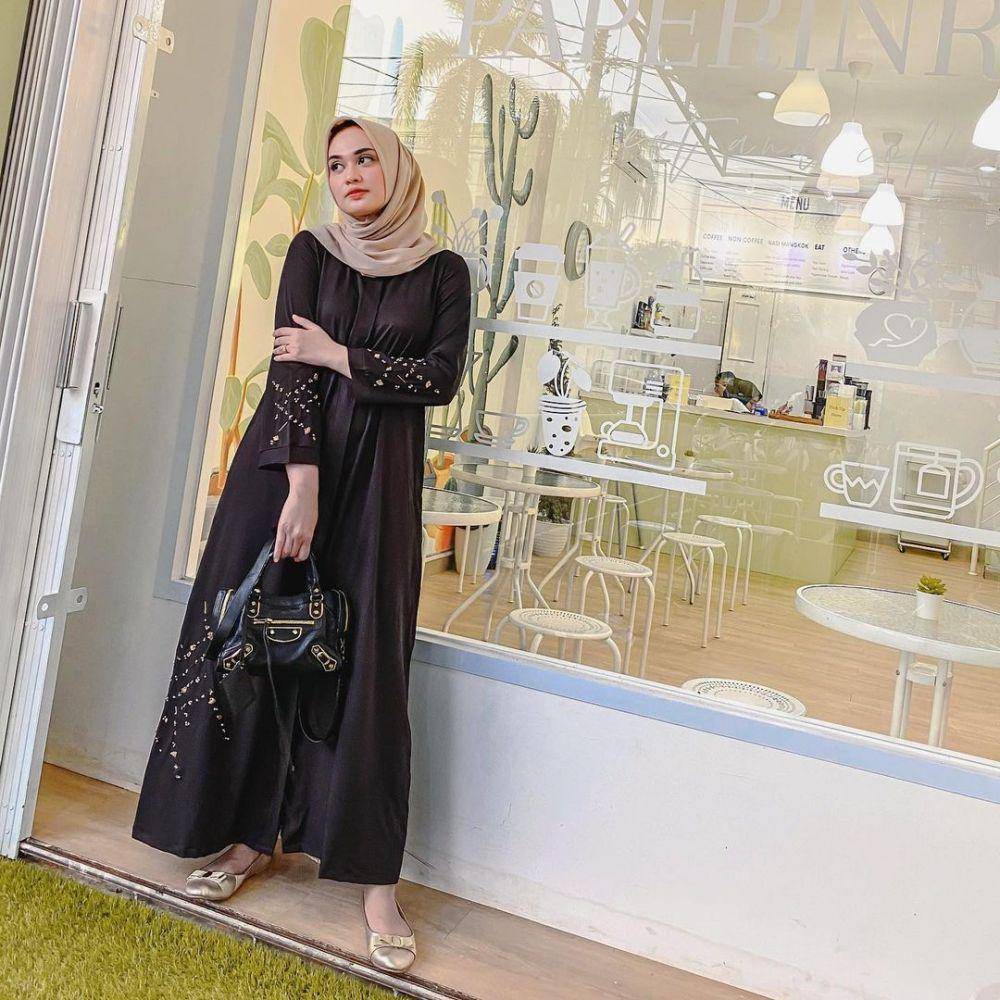 Dress ala selebgram Shella Alaztha (instagram.com/shellaalaztha)