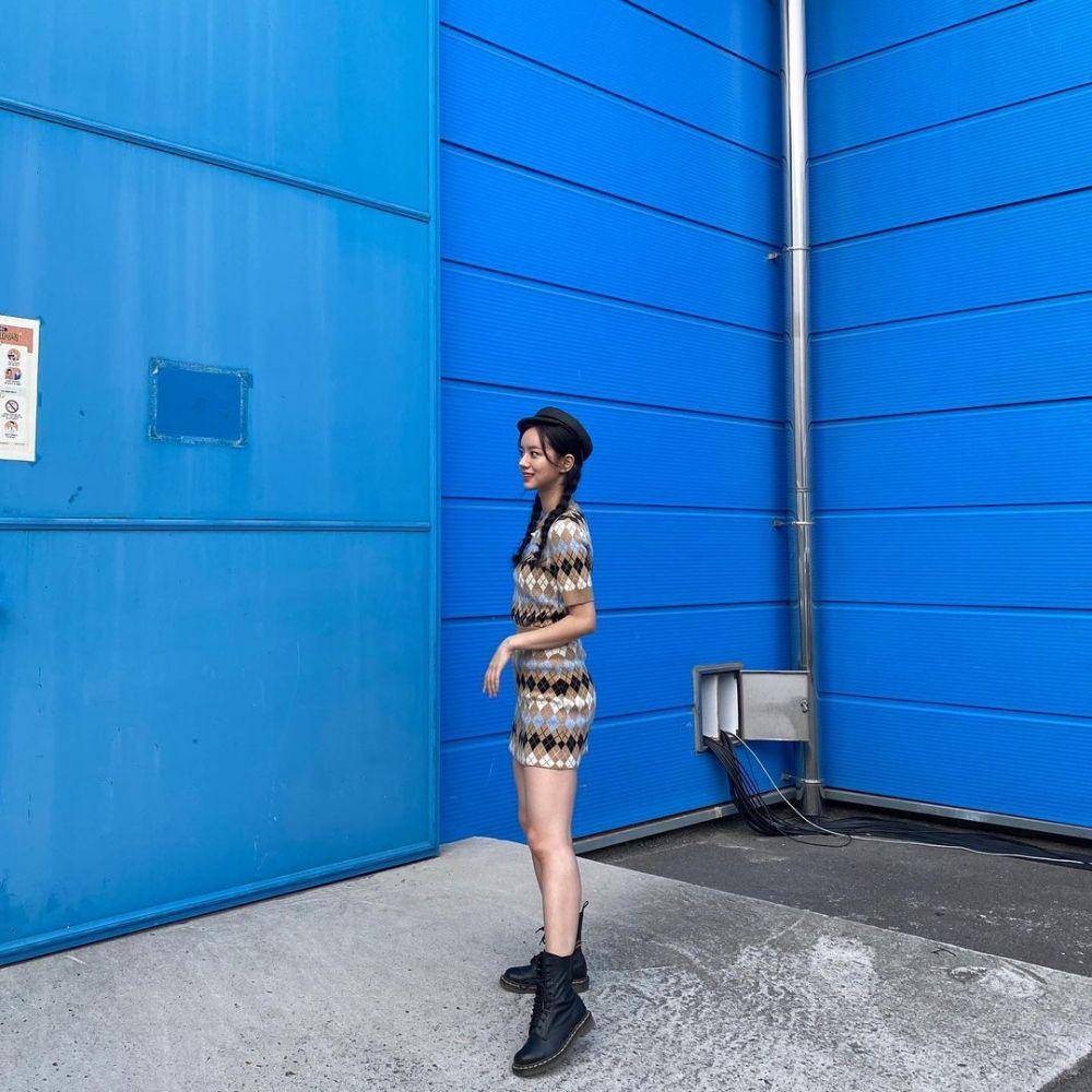 OOTD ala Lee Hye Ri (instagram.com/hyeri_0609)