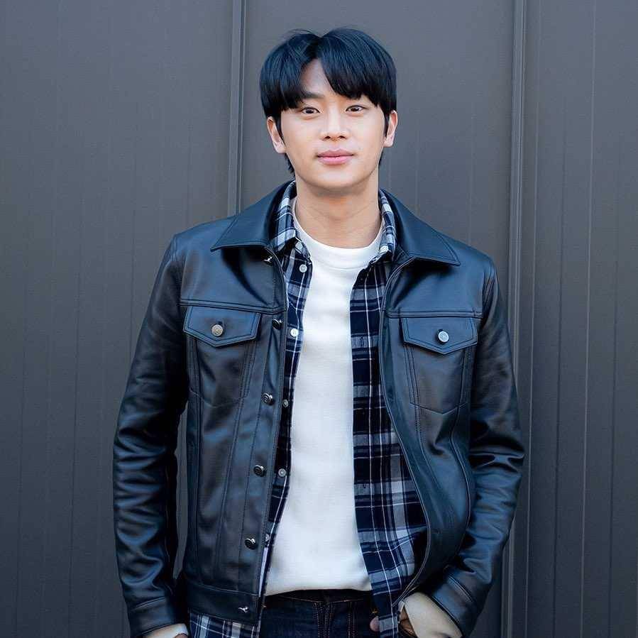 Lee Shin Young (instagram.com/forest_entertainment)