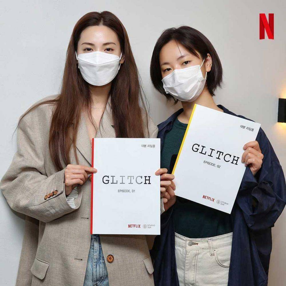 Nana dan Jeon Yeo Been Glitch (instagram.com/netflixkr)