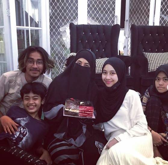Momen Ummi Pipik dan keempat anaknya (instagram.com/_ummi_pipik_)