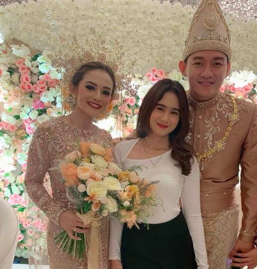 10 Potret Seleb di Resepsi Pernikahan Ifan Seventeen dan Citra Monica