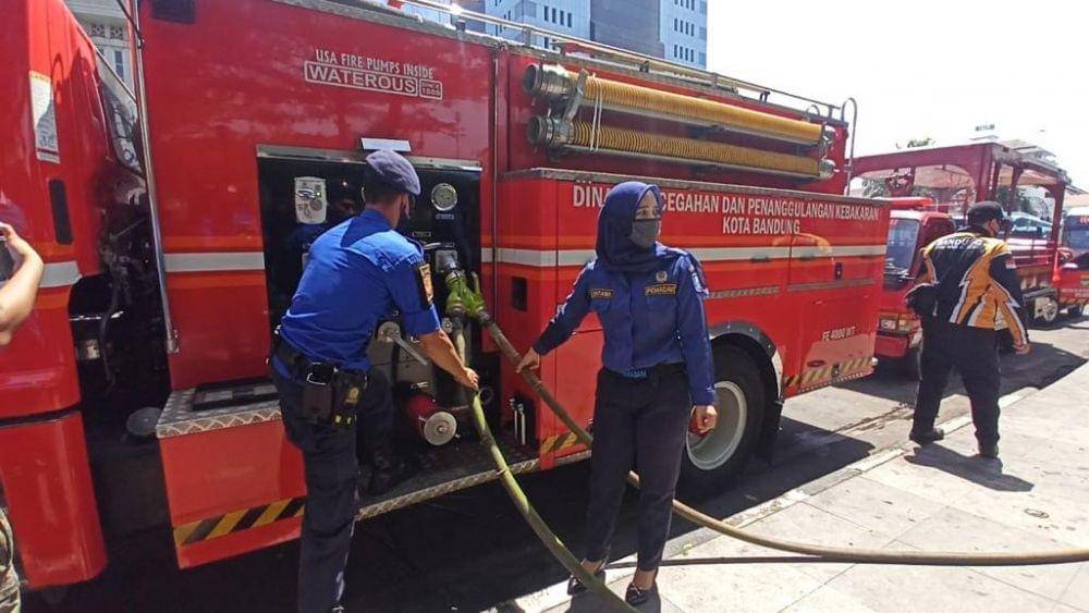 Bintania Purnomo, operator pengemudi mobil Damkar Dinas Kebakaran dan Penanggulangan Bencana Kota Bandung   (dok. istimewa)