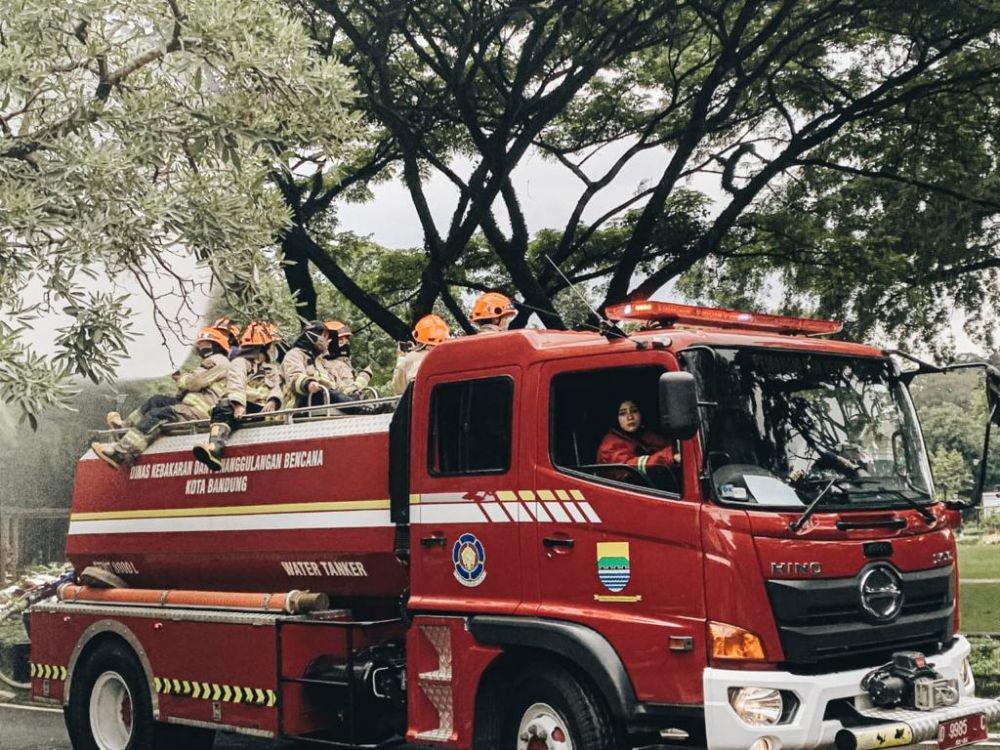 Damkar vs Ambulans, Mana yang Harus Lebih Diprioritaskan?