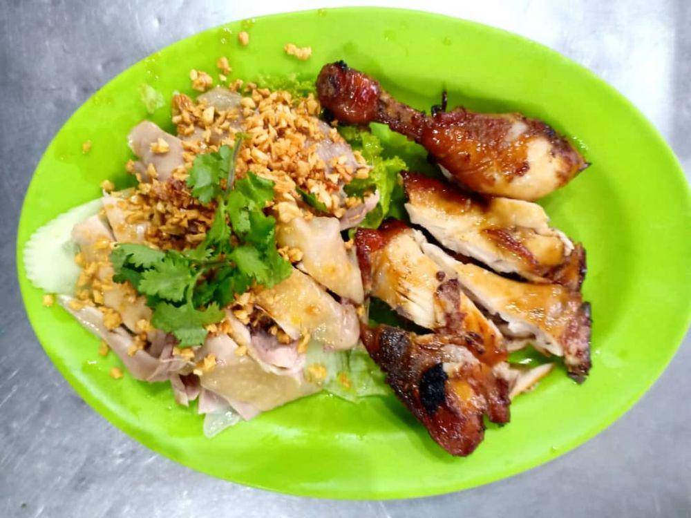 Nasi Ayam Mama Koki (instagram.com/nasiayam_mamakoki_)