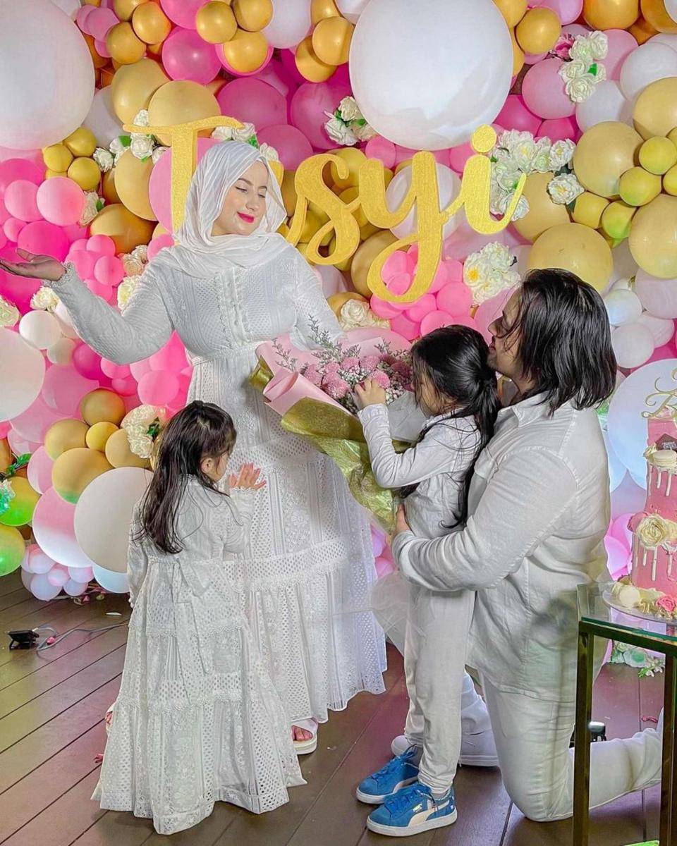 Perayaan ulang tahun ke-29 Tasyi Athasyia (Instagram.com/tasyiiathasyia/)